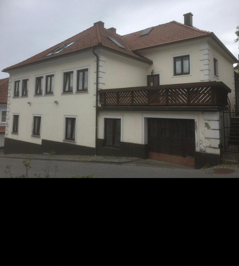 Pension Artstetten エクステリア 写真