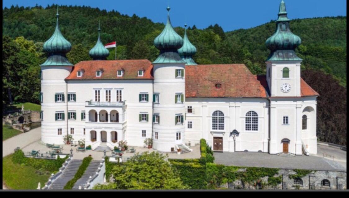 Pension Artstetten エクステリア 写真