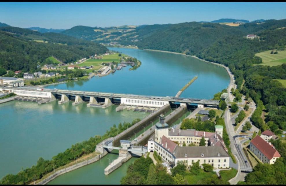 Pension Artstetten エクステリア 写真