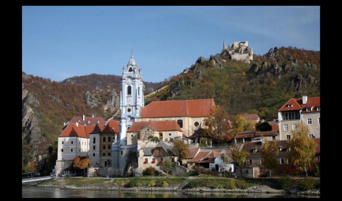 Pension Artstetten エクステリア 写真