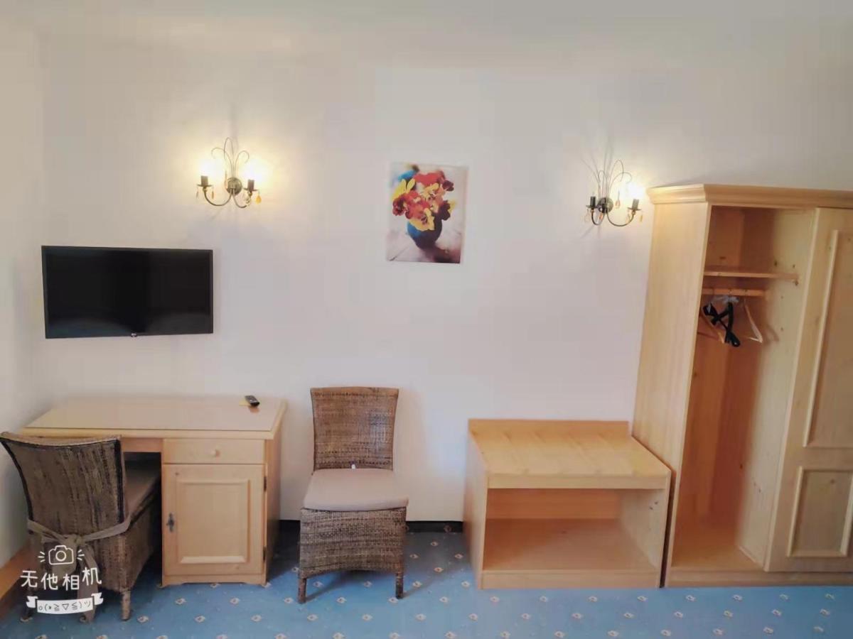 Pension Artstetten エクステリア 写真
